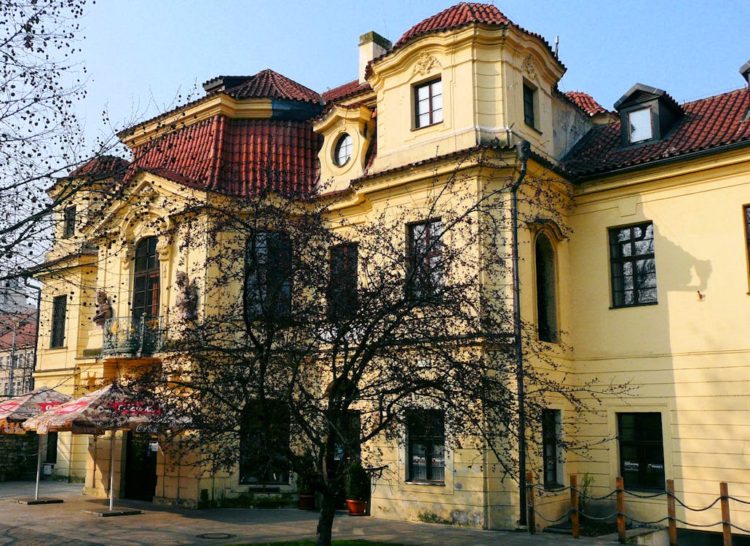 Štefánikova 68/12: Portheimka