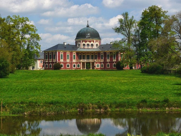 veltrusy-chateau