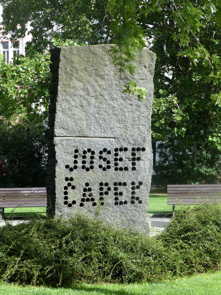 Čapek memorial, Prague