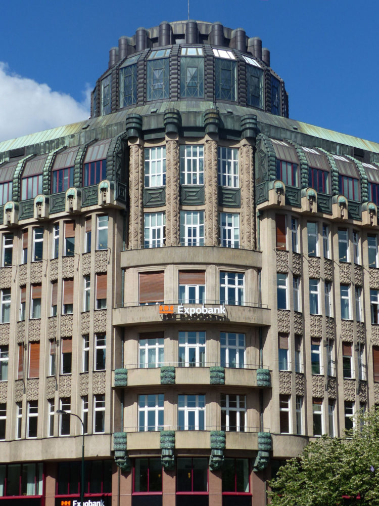 Palac Rokoko, Wenceslas Square